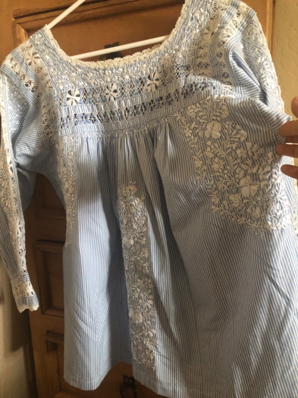 San Antonino hand embroidered Deshilado top - Picture 2 of 7